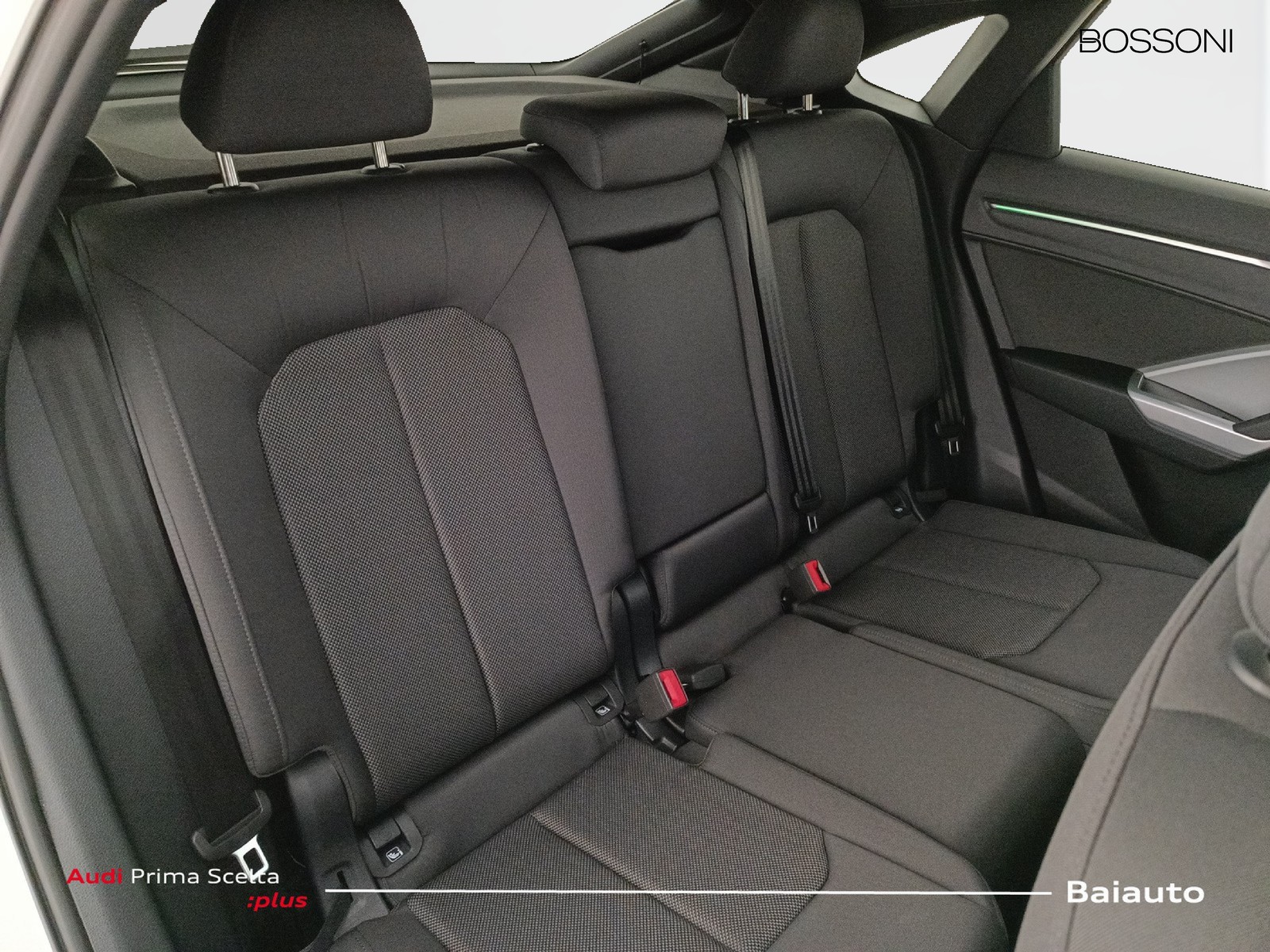 23 - Audi Q3 sportback 35 2.0 tdi identity black s tronic