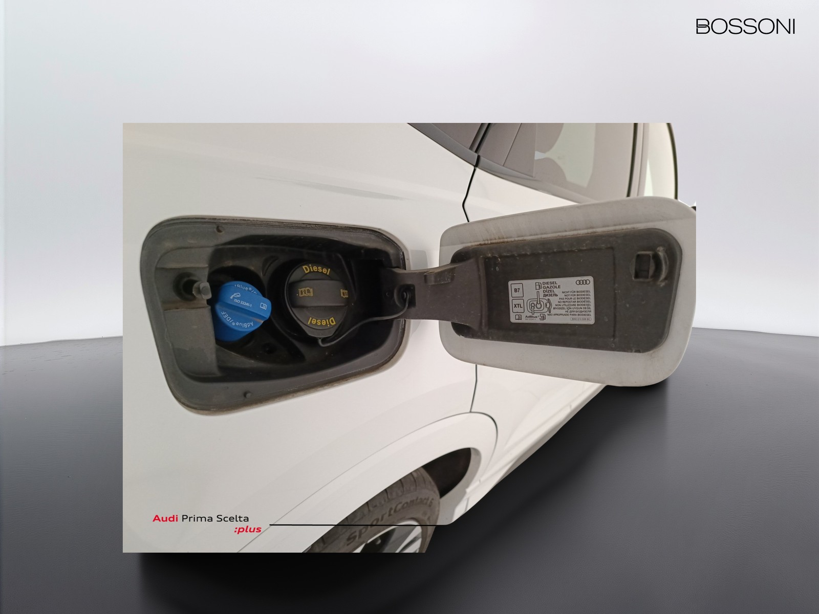 36 - Audi Q3 sportback 35 2.0 tdi identity black s tronic