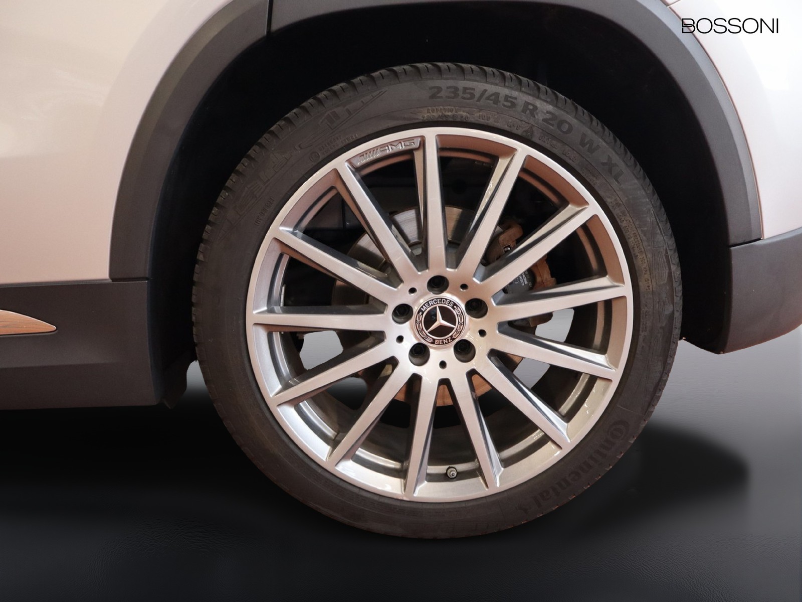 4 - Mercedes GLA 220 d premium 8g-dct