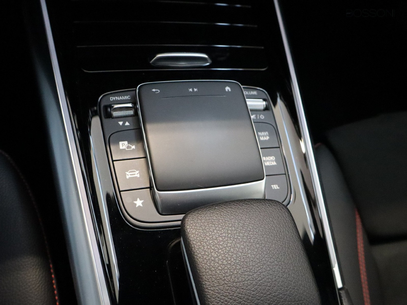 15 - Mercedes GLA 220 d premium 8g-dct