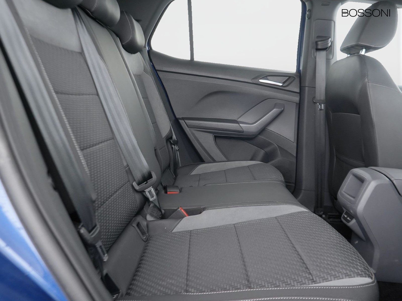 9 - Volkswagen T-Cross 1.0 tsi 110cv advanced