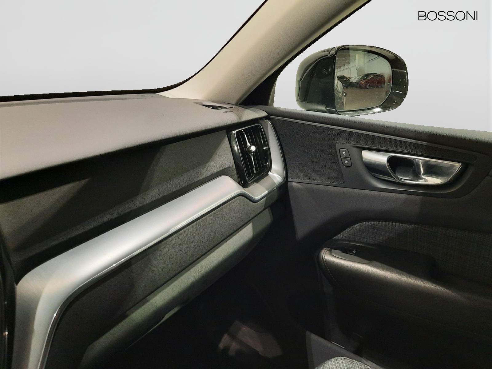 20 - Volvo XC60 2.0 b4 momentum pro automatico