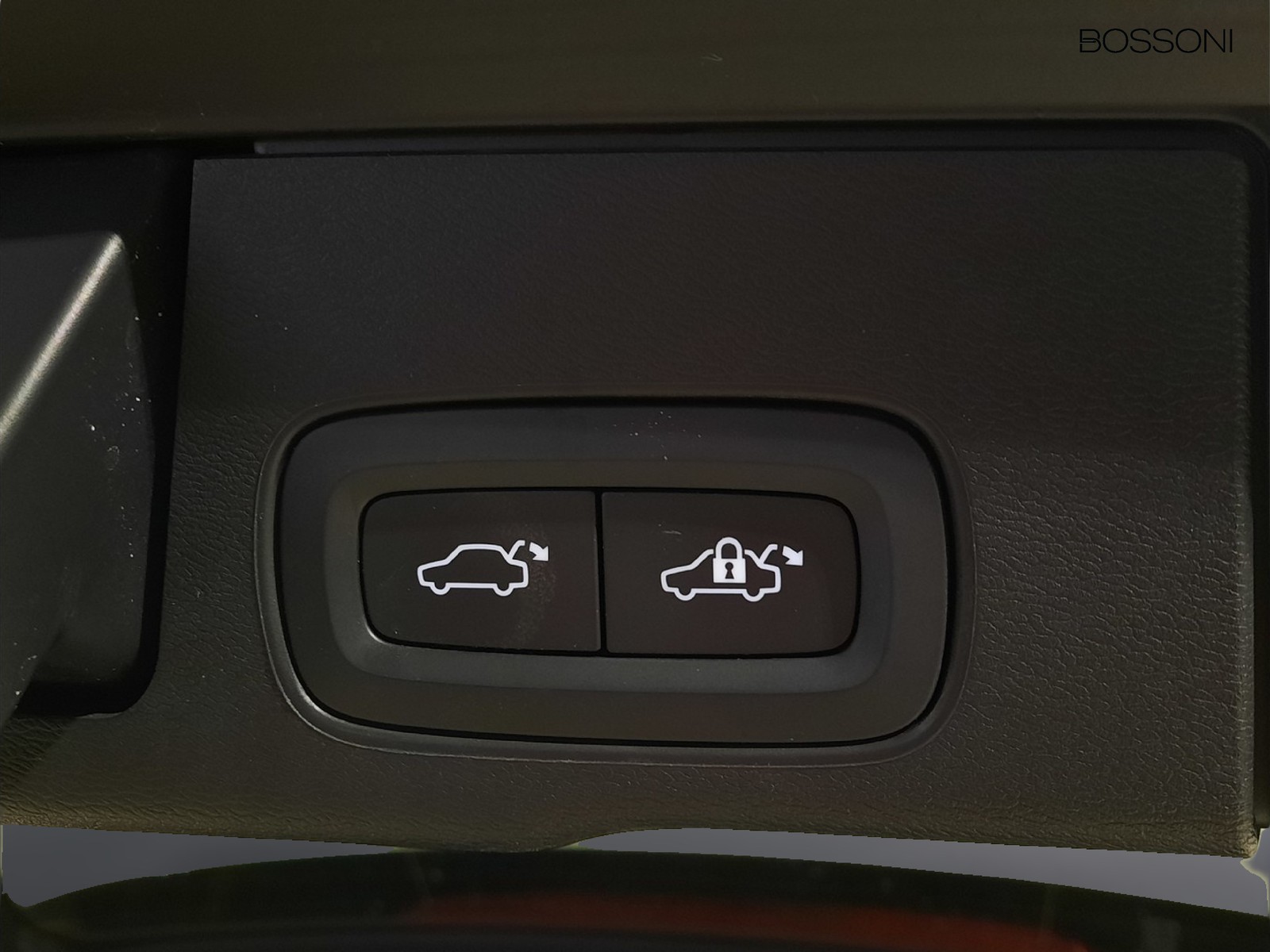 22 - Volvo XC60 2.0 b4 momentum pro automatico