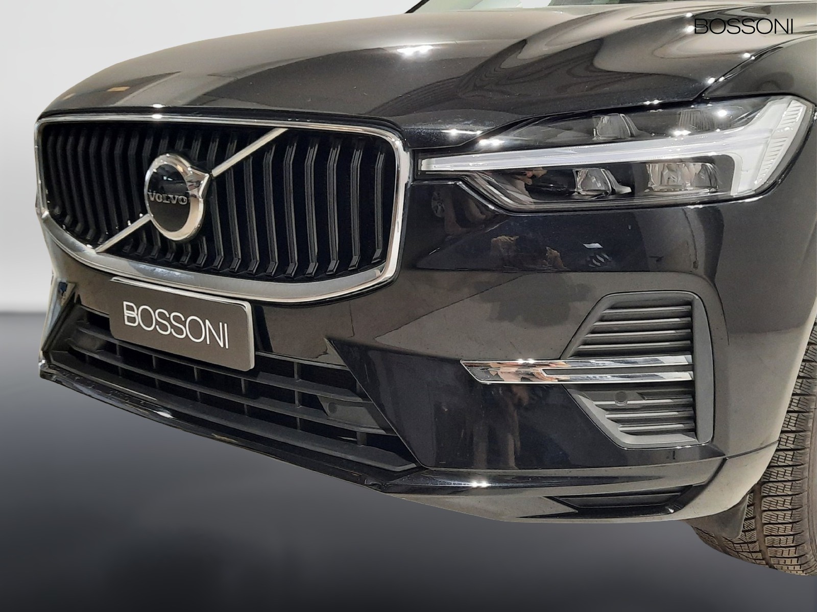 24 - Volvo XC60 2.0 b4 momentum pro automatico