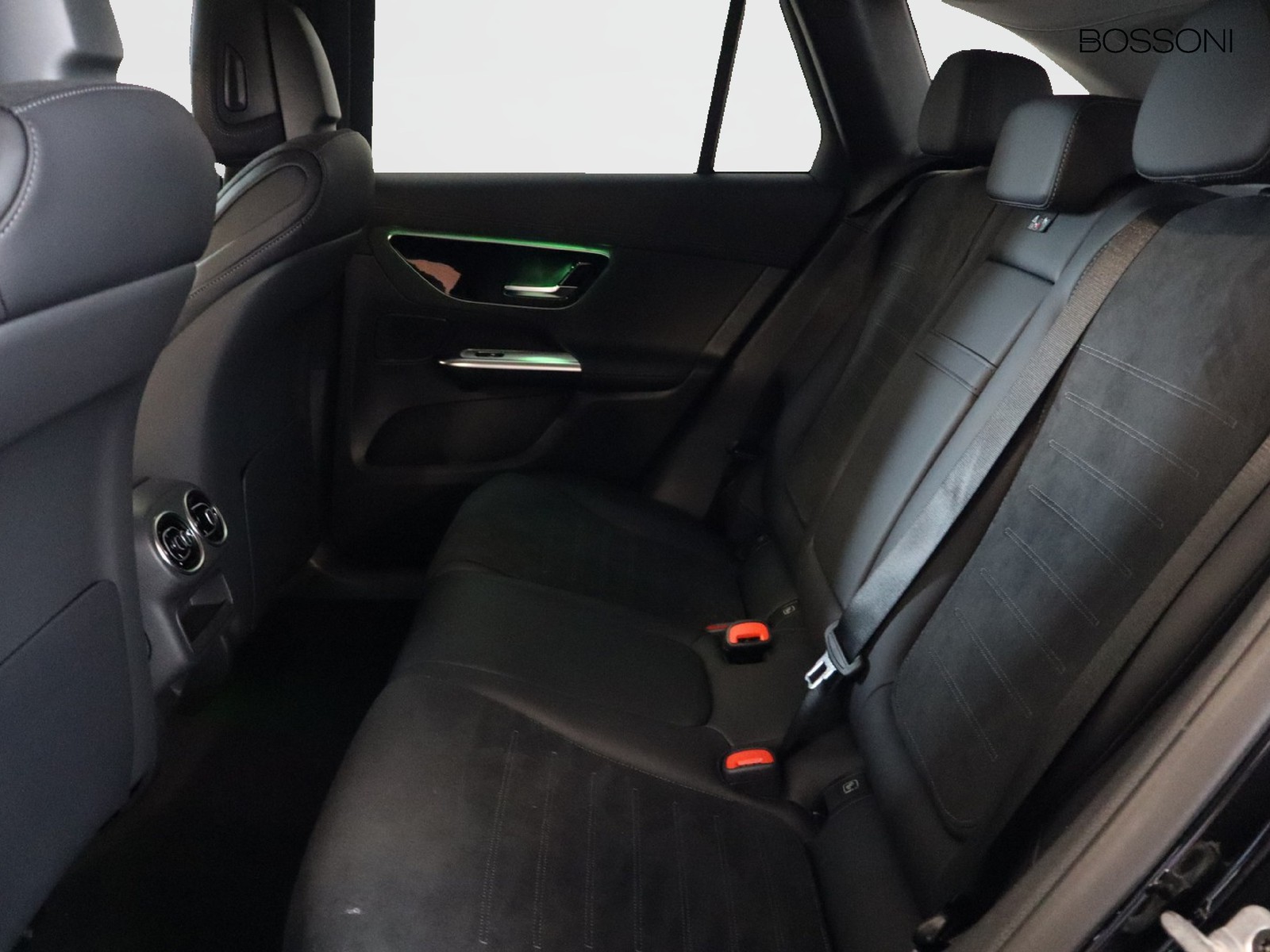 8 - Mercedes GLC suv 300 de plug in hybrid amg line advanced tech 4matic 9g-tronic