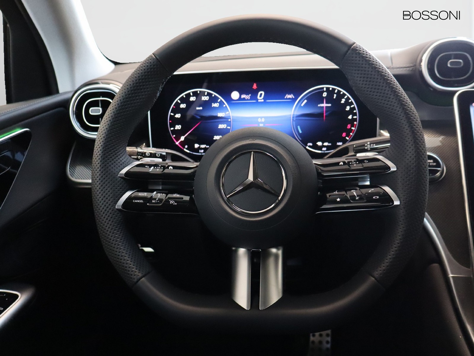 16 - Mercedes GLC suv 300 de plug in hybrid amg line advanced tech 4matic 9g-tronic