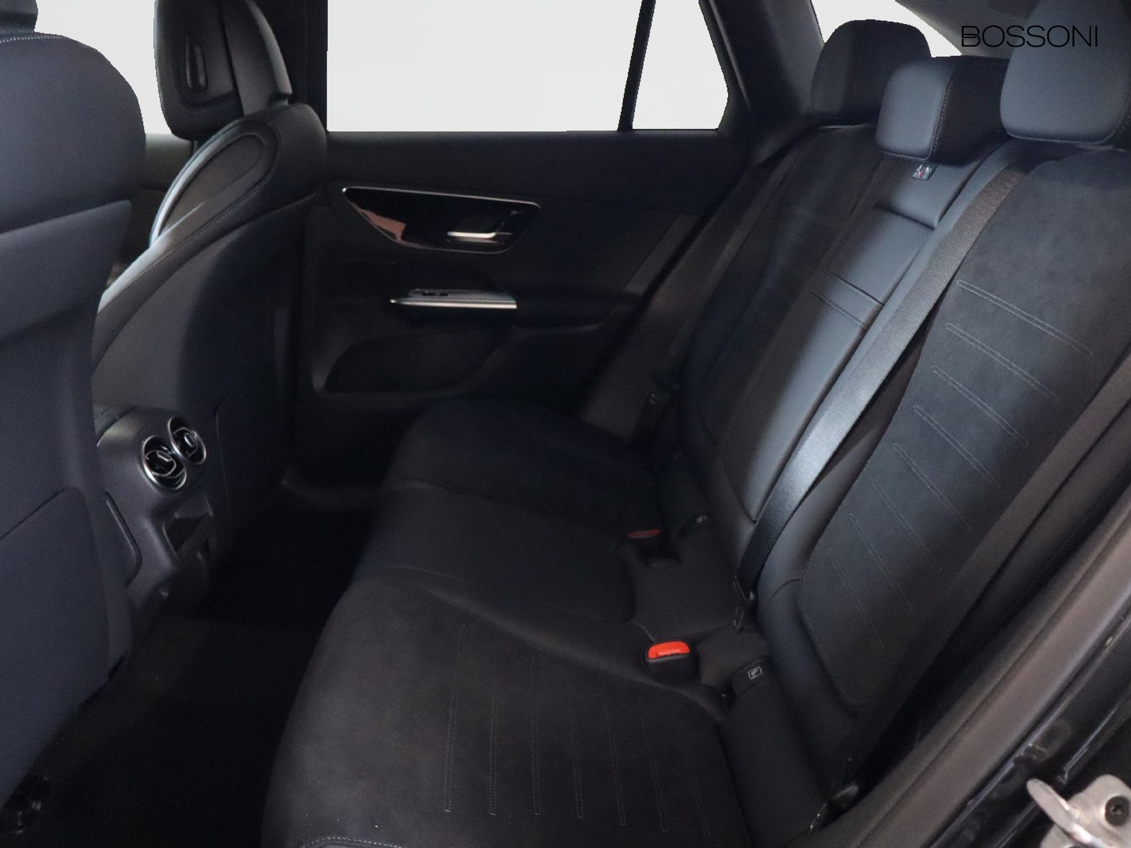 8 - Mercedes GLC suv 300 de plug in hybrid amg line advanced tech 4matic 9g-tronic