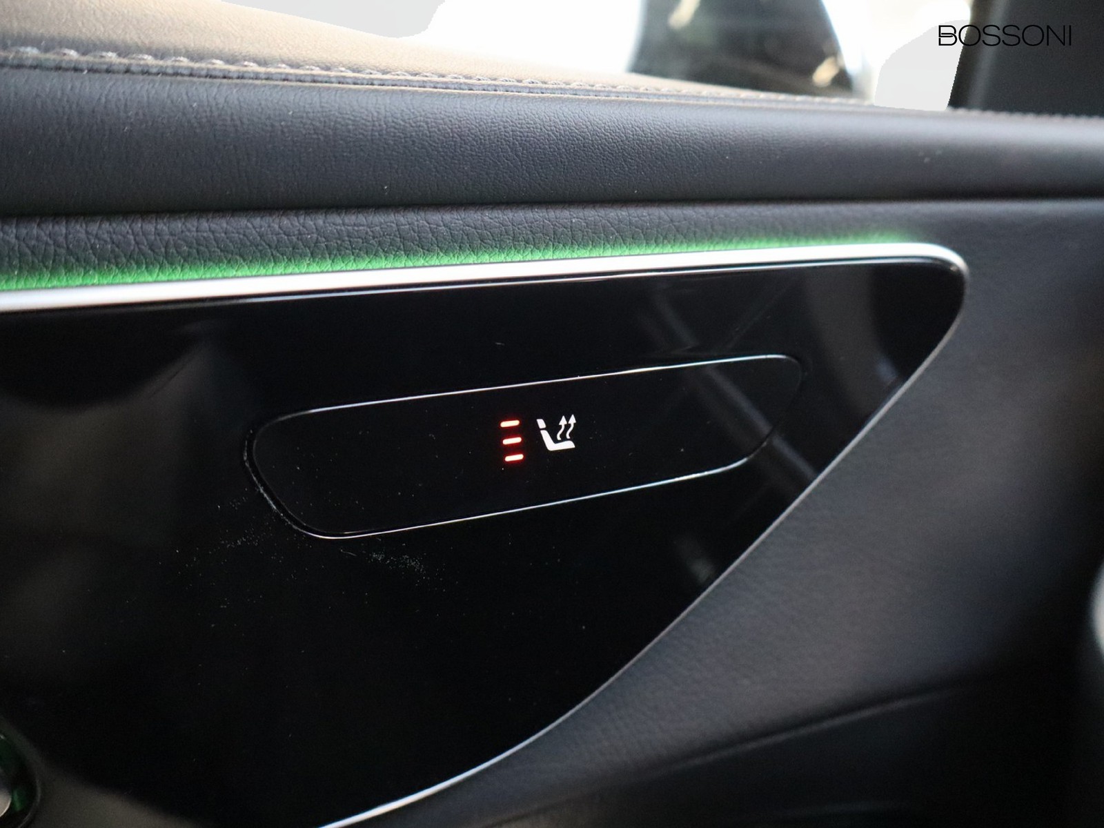 14 - Mercedes GLC suv 300 de plug in hybrid amg line advanced tech 4matic 9g-tronic