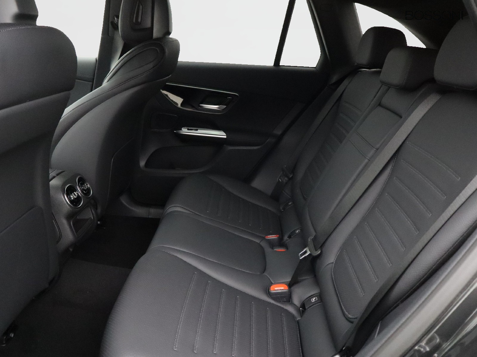 8 - Mercedes GLC suv 300 de plug in hybrid amg line advanced tech 4matic 9g-tronic