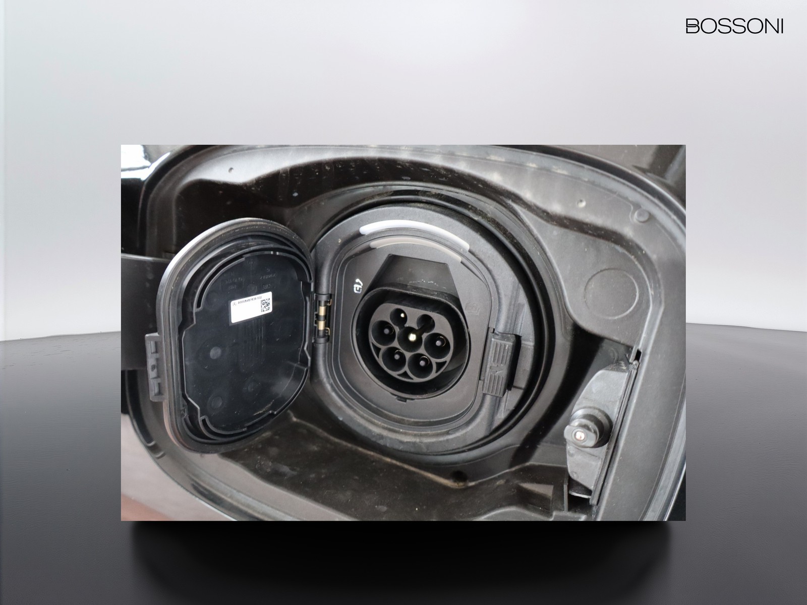 17 - Mercedes GLC suv 300 de plug in hybrid amg line advanced tech 4matic 9g-tronic