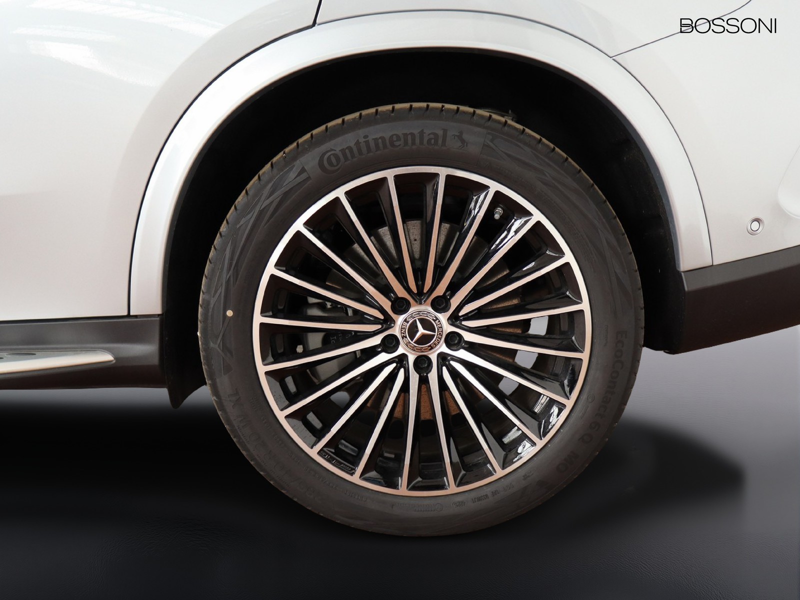 4 - Mercedes GLC suv 300 de plug in hybrid amg line premium tech 4matic 9g-tronic