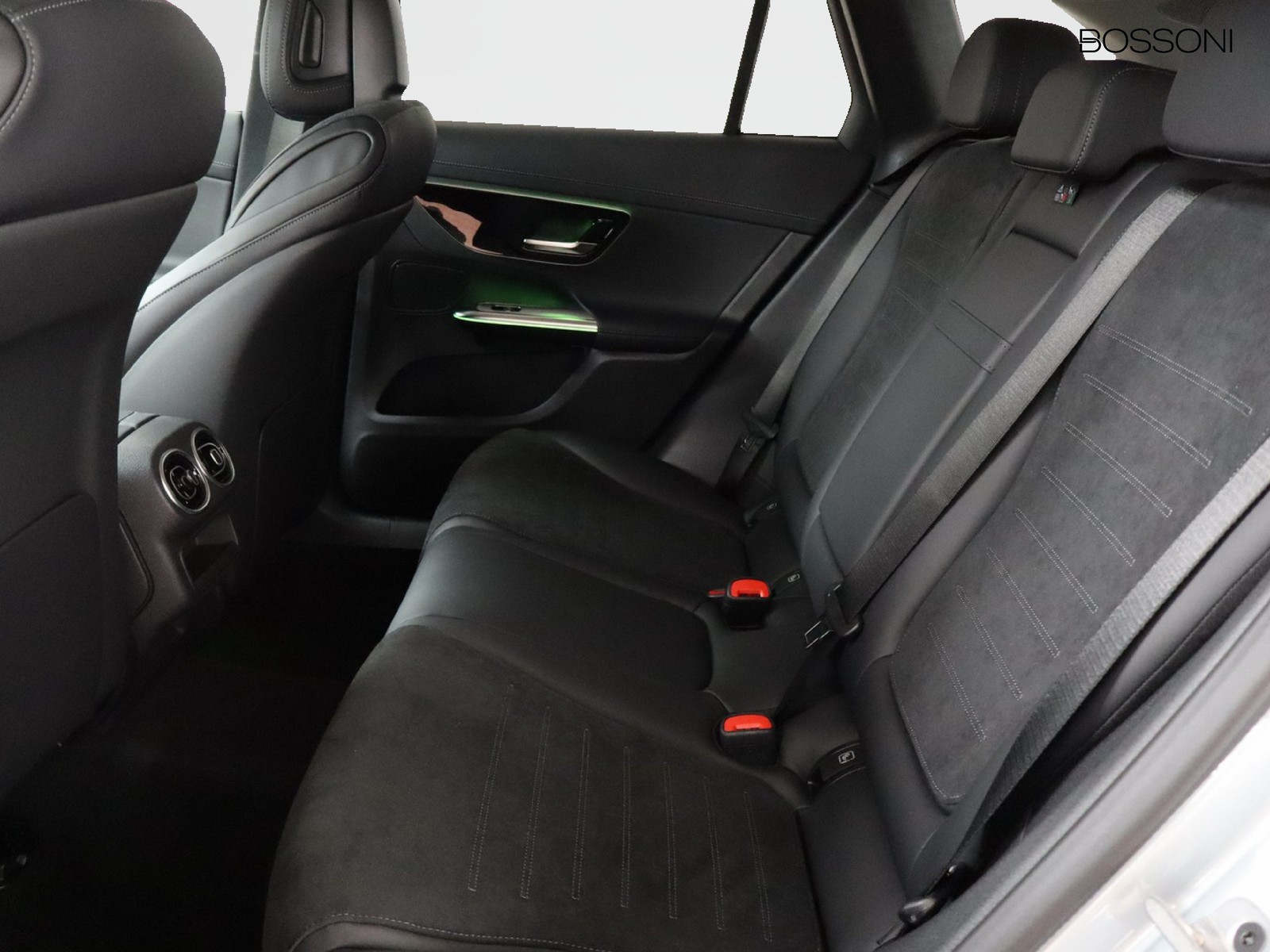 8 - Mercedes GLC suv 300 de plug in hybrid amg line premium tech 4matic 9g-tronic