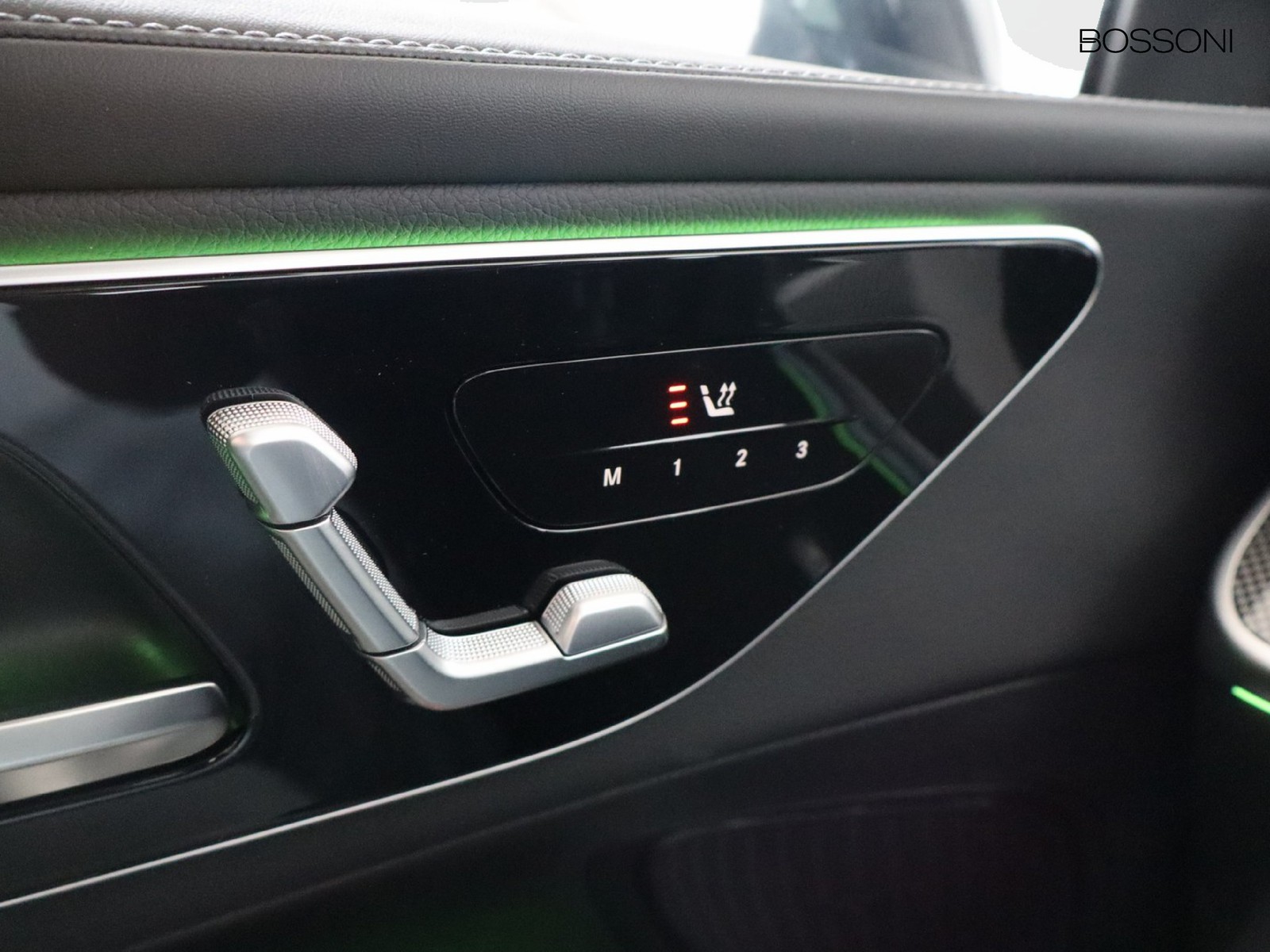 15 - Mercedes GLC suv 300 de plug in hybrid amg line premium tech 4matic 9g-tronic