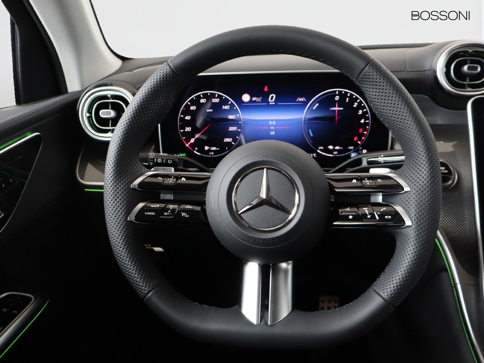 17 - Mercedes GLC suv 300 de plug in hybrid amg line premium tech 4matic 9g-tronic