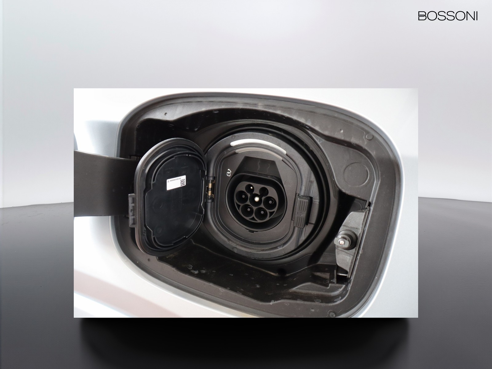 18 - Mercedes GLC suv 300 de plug in hybrid amg line premium tech 4matic 9g-tronic