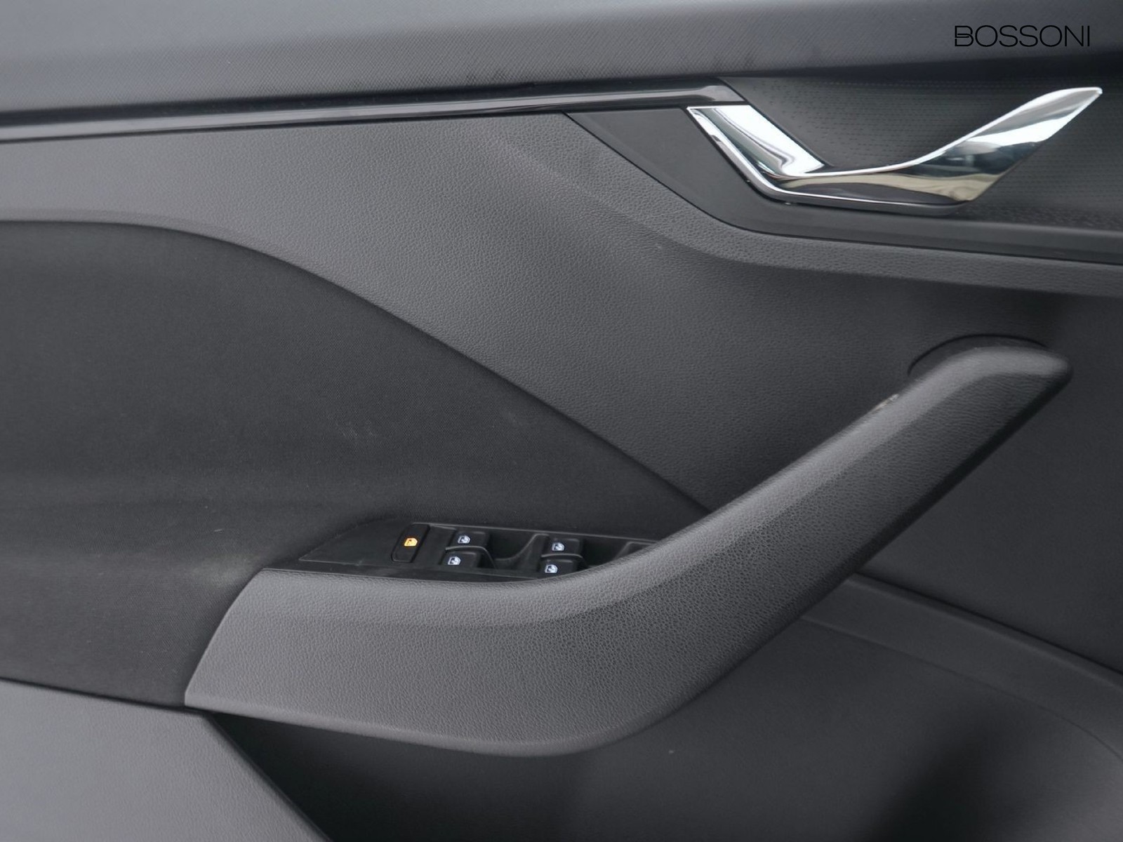 17 - Skoda Kamiq 1.0 tsi 115cv black dots dsg