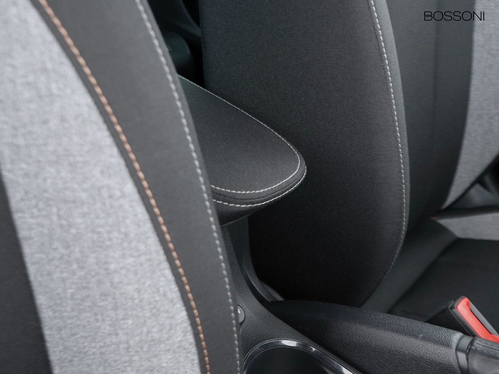 18 - Skoda Kamiq 1.0 tsi 115cv black dots dsg