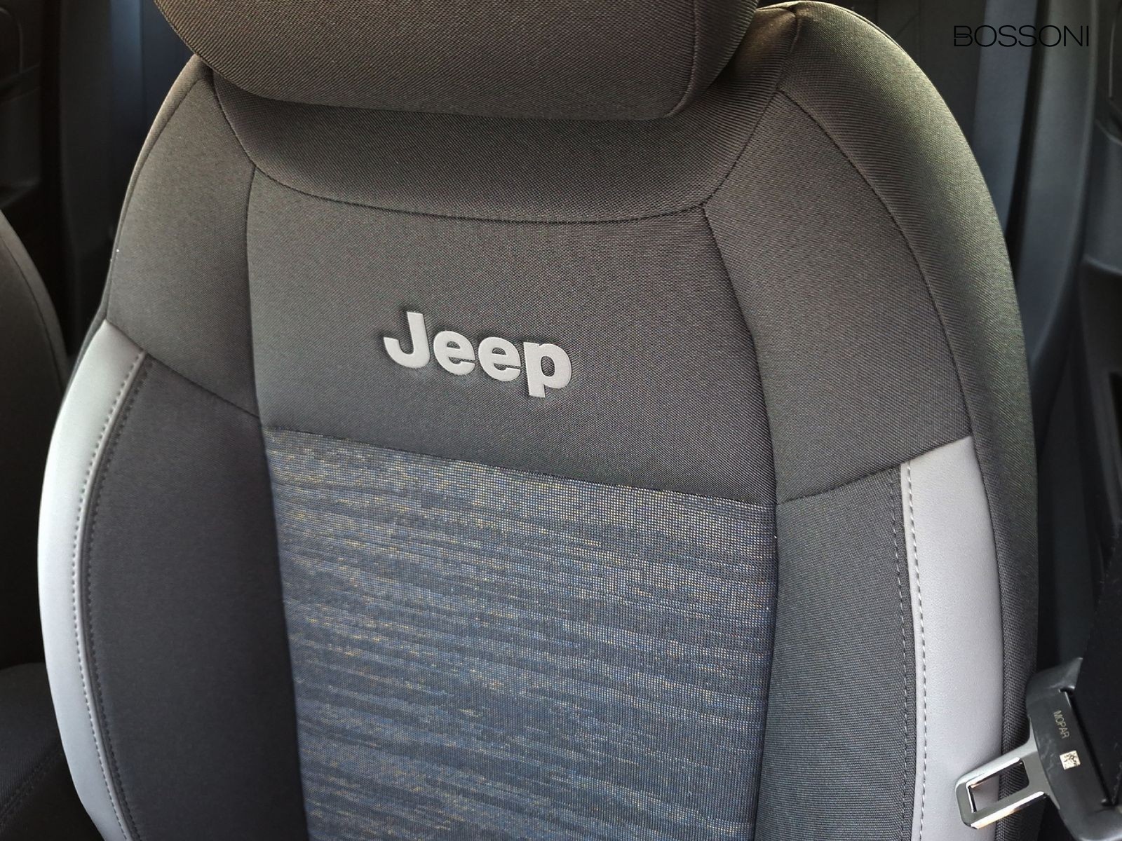 22 - Jeep Avenger 1.2 turbo 100cv longitude fwd