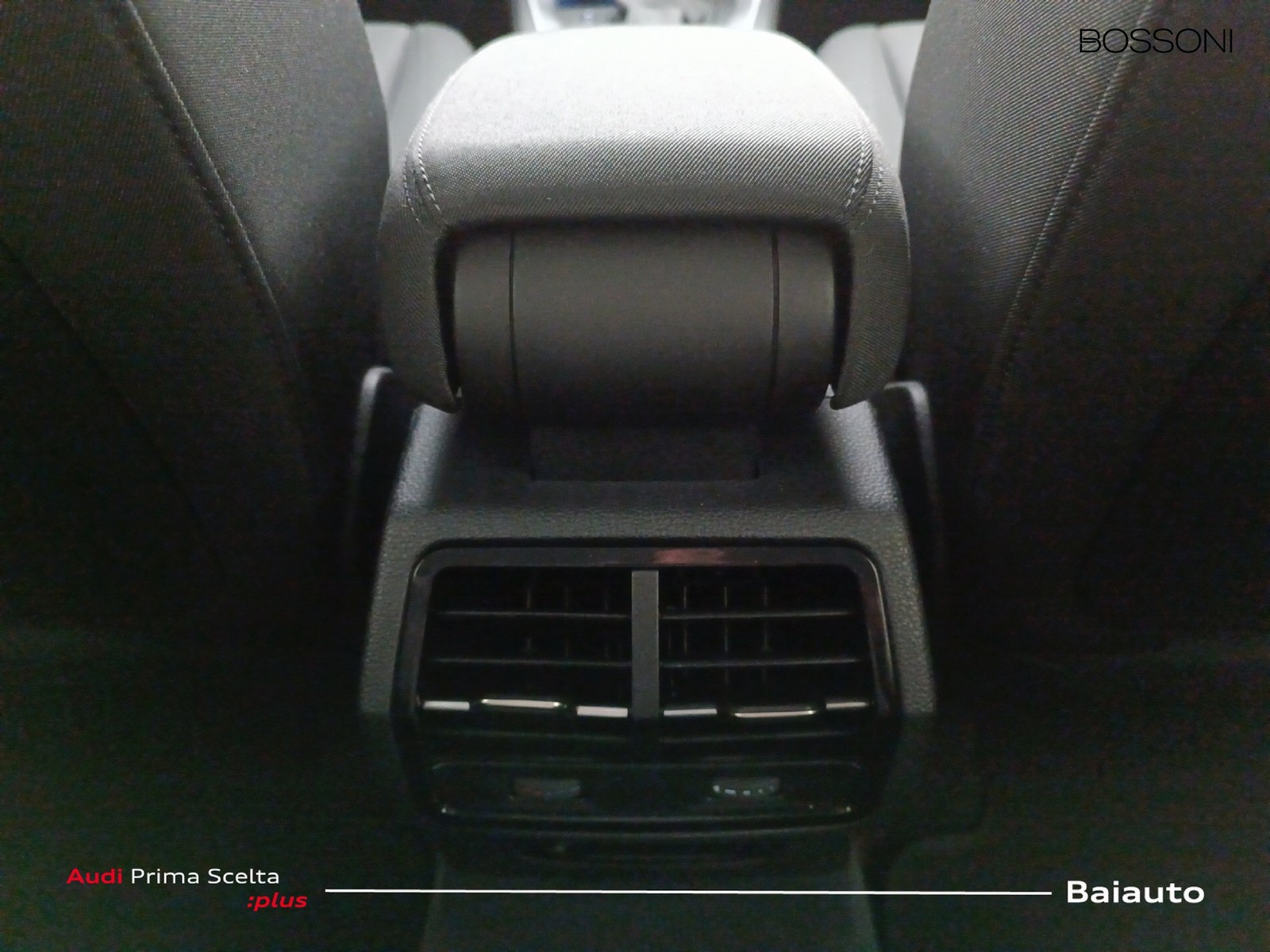 14 - Audi Q3 35 2.0 tdi business advanced s tronic