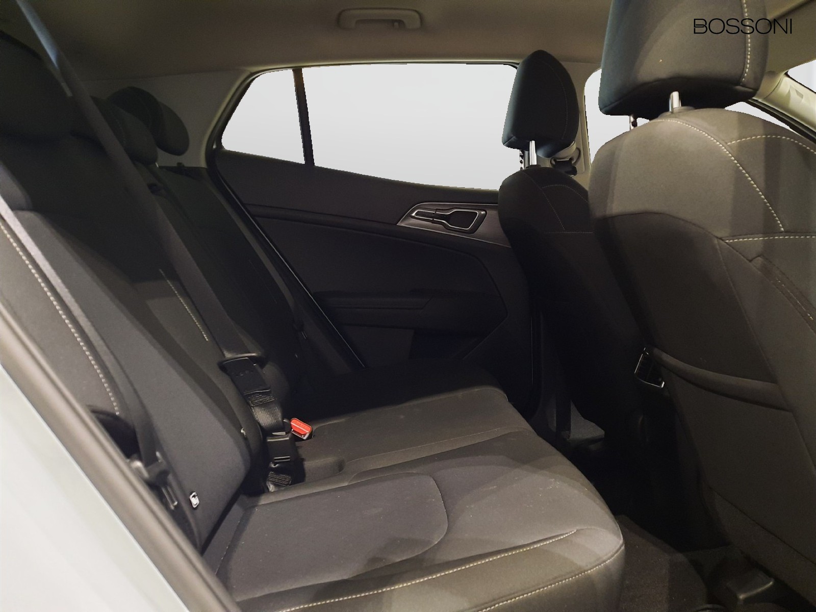 10 - Kia Sportage 1.6 crdi mhev business dct