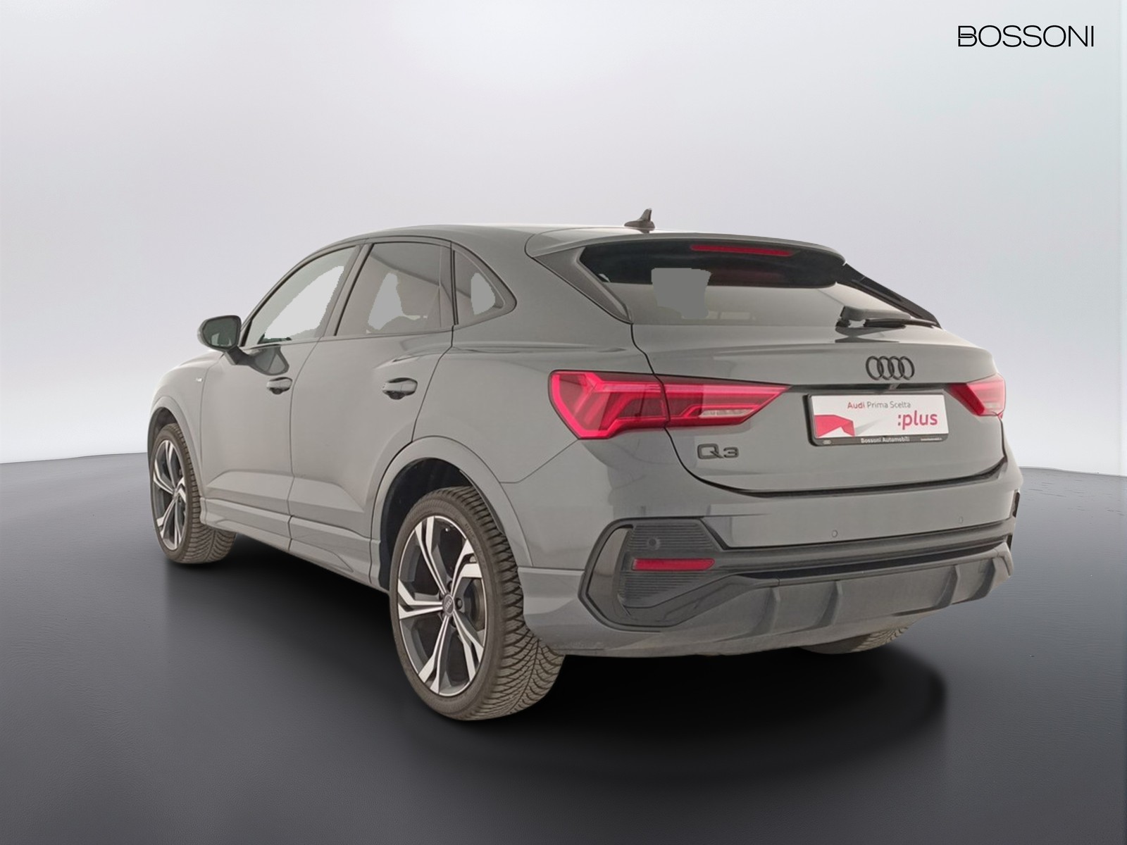 4 - Audi Q3 sportback 35 2.0 tdi identity black s tronic