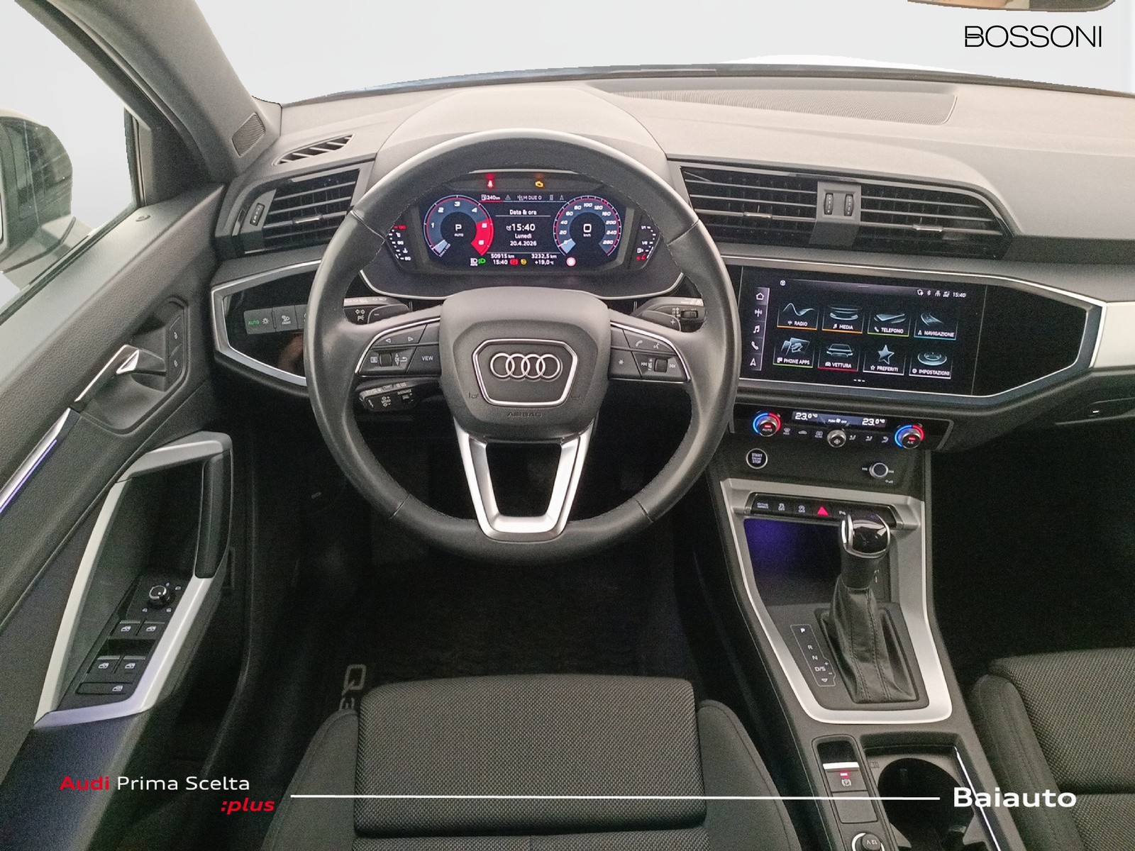 8 - Audi Q3 sportback 35 2.0 tdi identity black s tronic