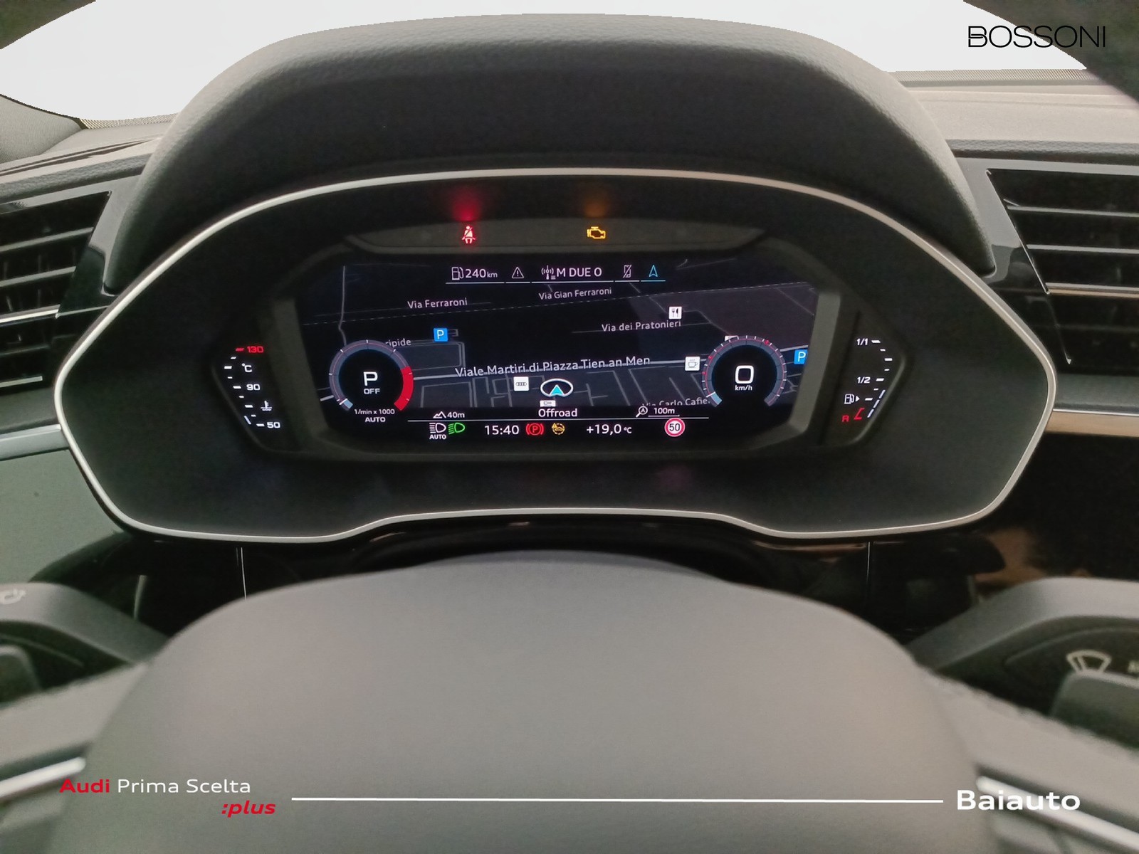 10 - Audi Q3 sportback 35 2.0 tdi identity black s tronic