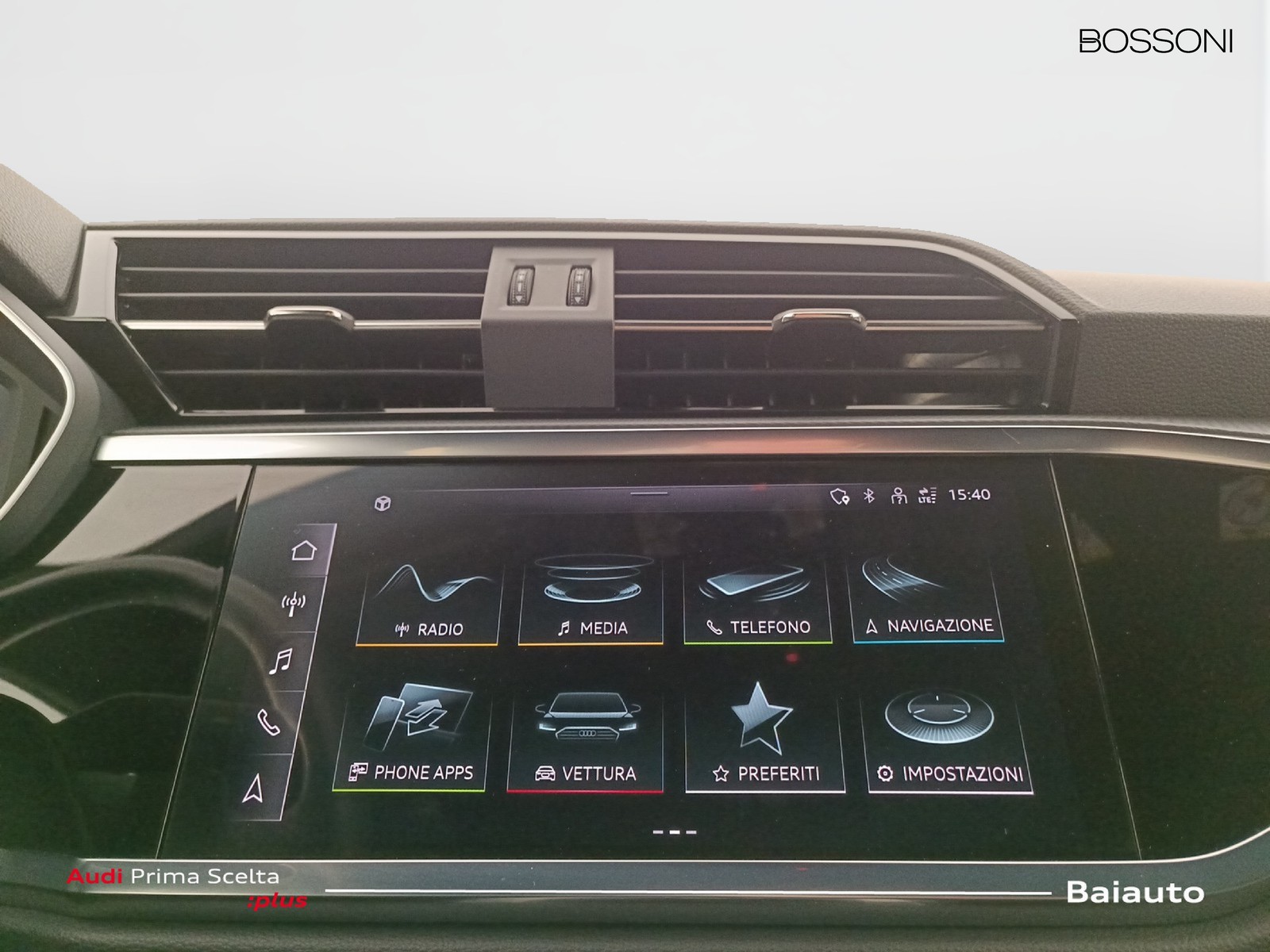 11 - Audi Q3 sportback 35 2.0 tdi identity black s tronic