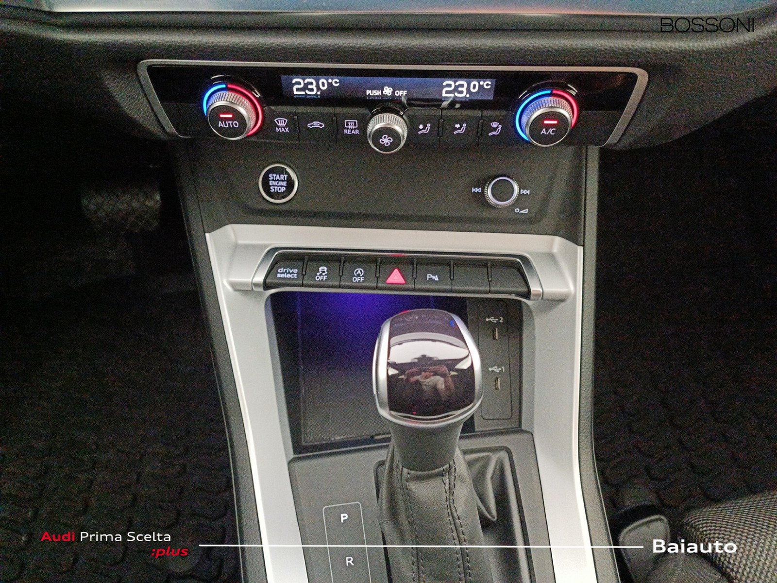 12 - Audi Q3 sportback 35 2.0 tdi identity black s tronic