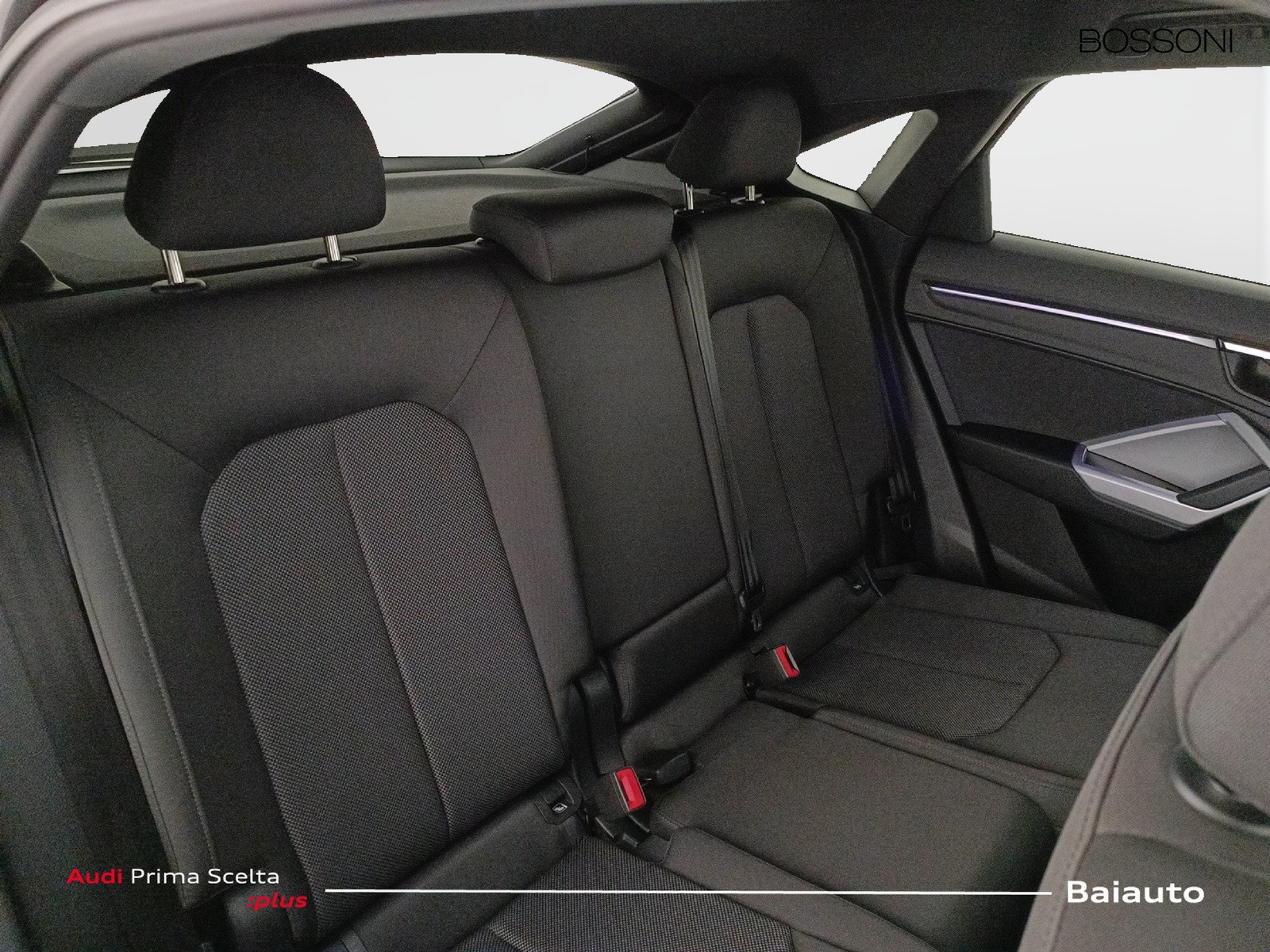 23 - Audi Q3 sportback 35 2.0 tdi identity black s tronic