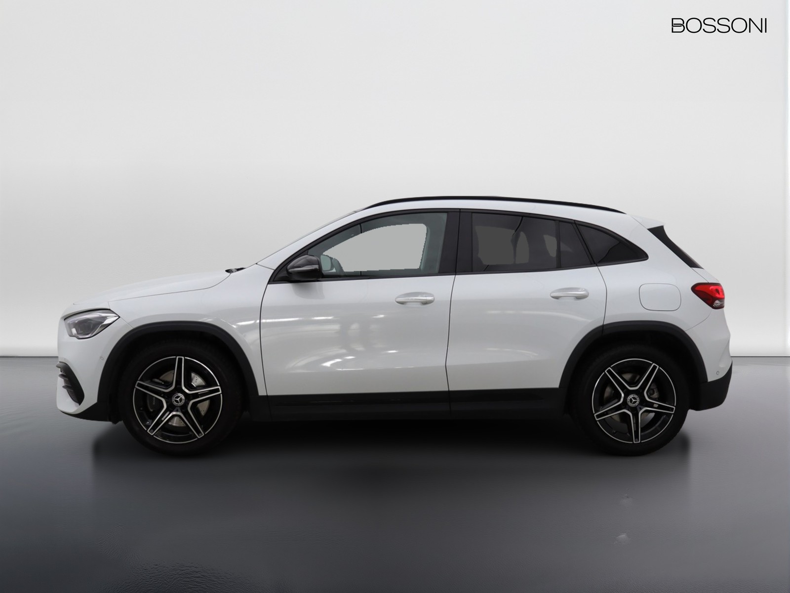 3 - Mercedes GLA 250 premium 4matic 8g-dct