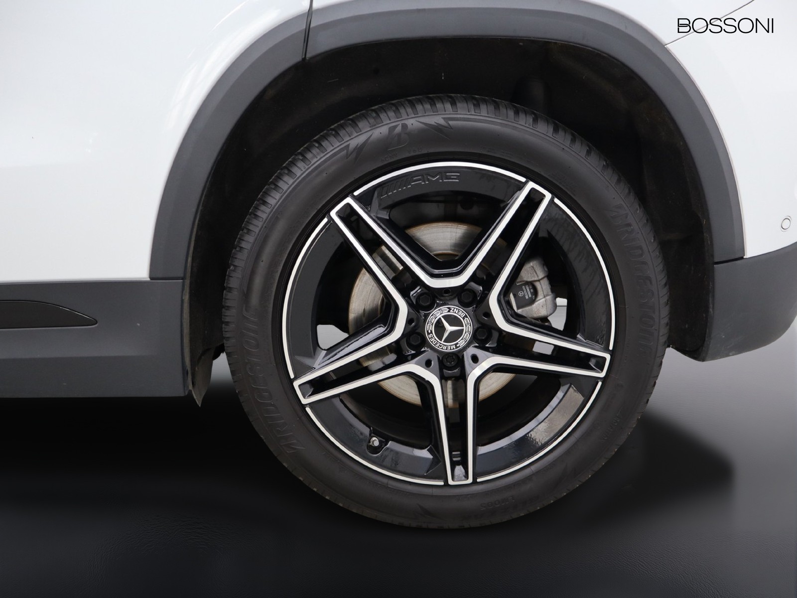 4 - Mercedes GLA 250 premium 4matic 8g-dct