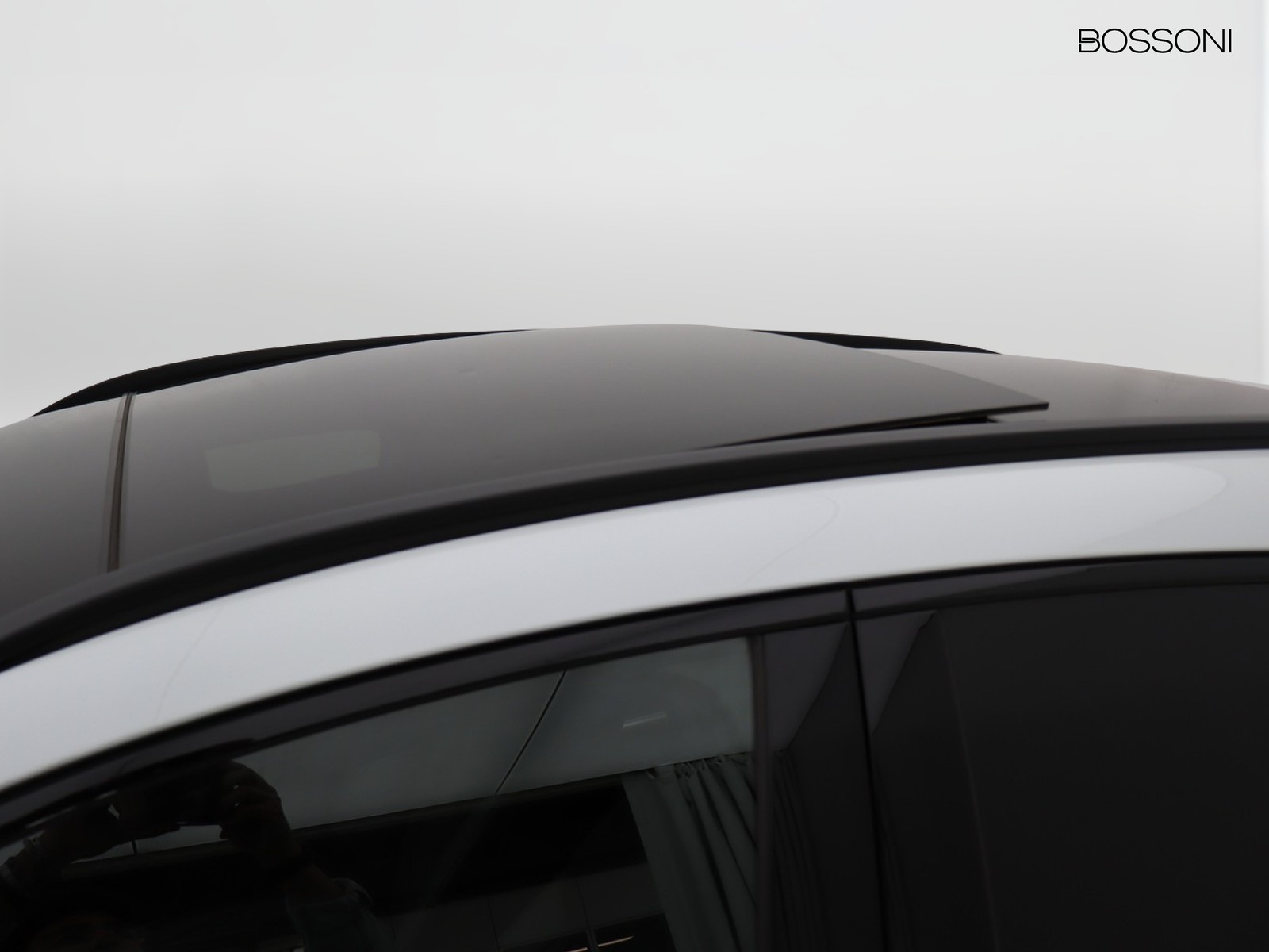 18 - Mercedes GLA 250 premium 4matic 8g-dct