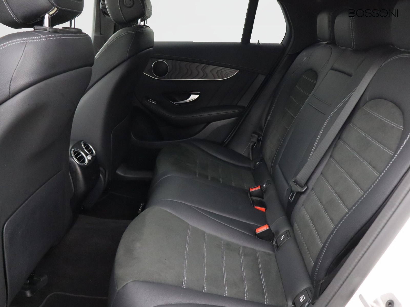 8 - Mercedes GLC coupe 220 d night edition 4matic 9g-tronic plus