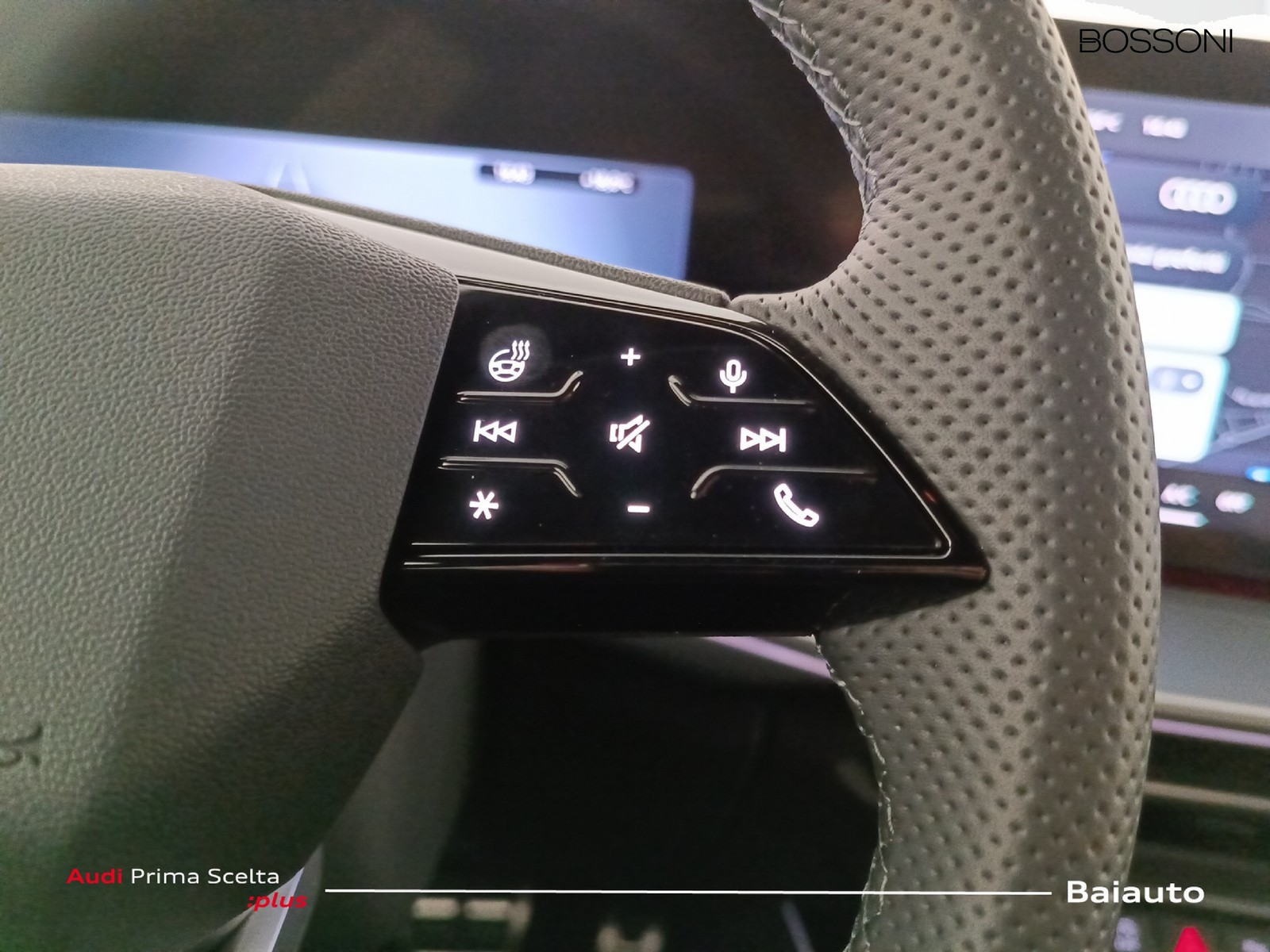 16 - Audi Q3 1.5 tfsi mhev 150cv s line edition