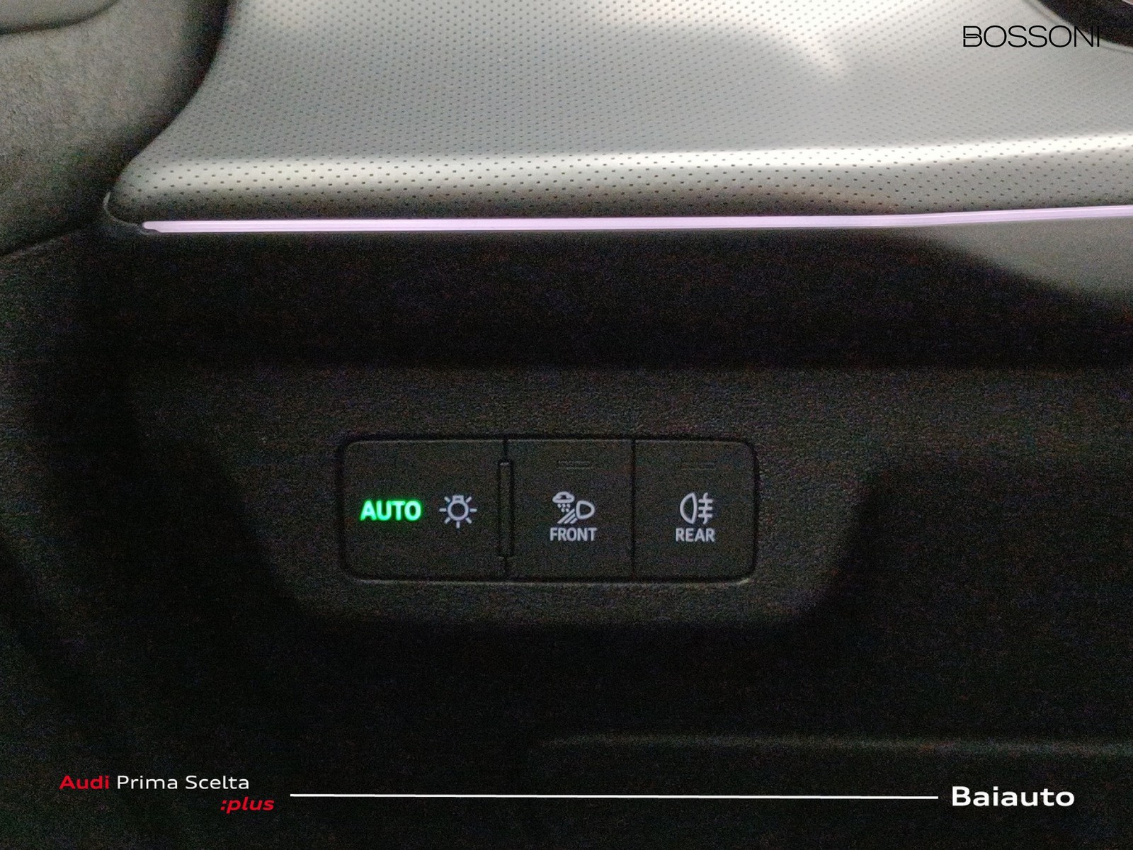 18 - Audi Q3 1.5 tfsi mhev 150cv s line edition