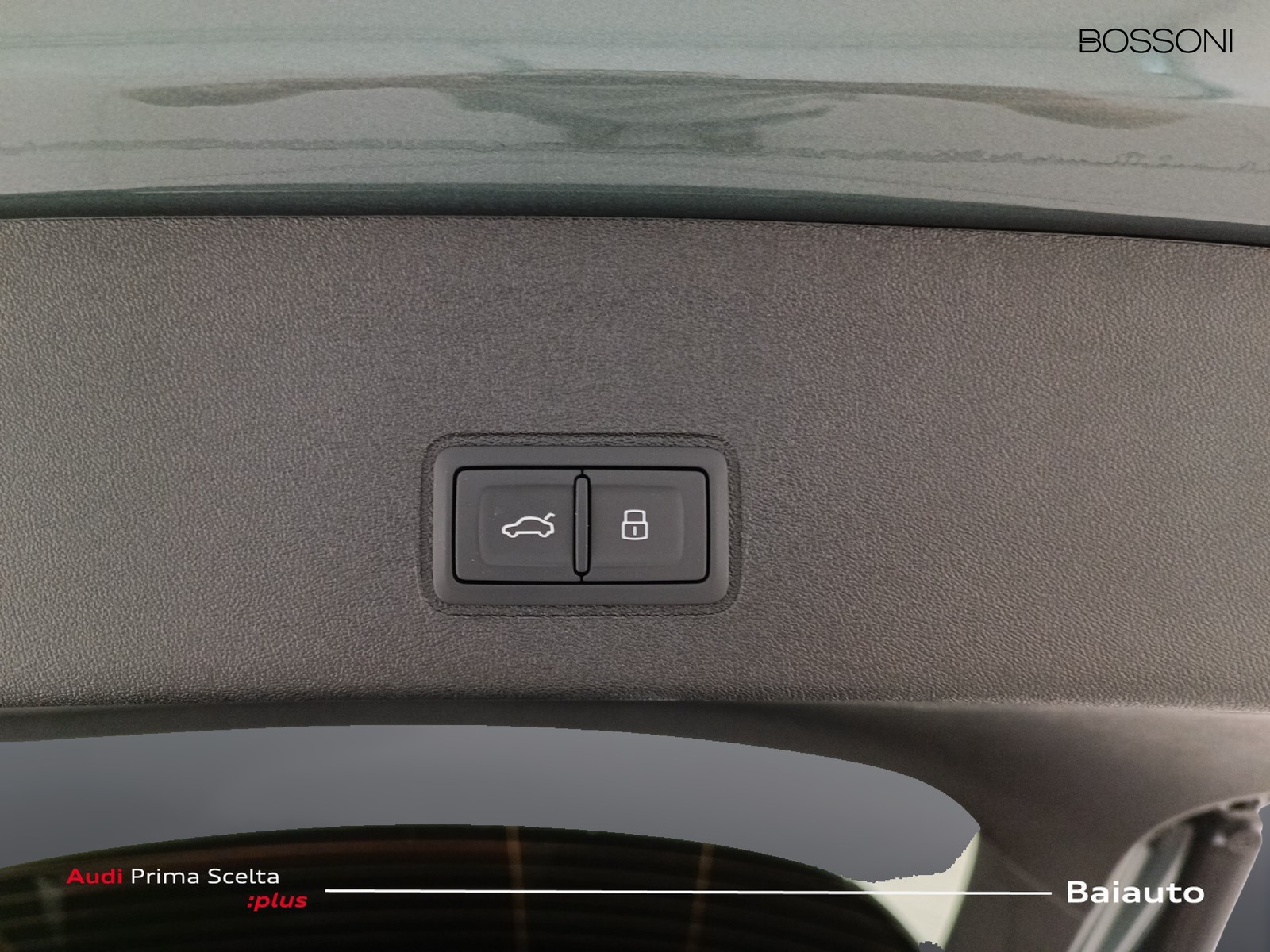 38 - Audi Q3 1.5 tfsi mhev 150cv s line edition