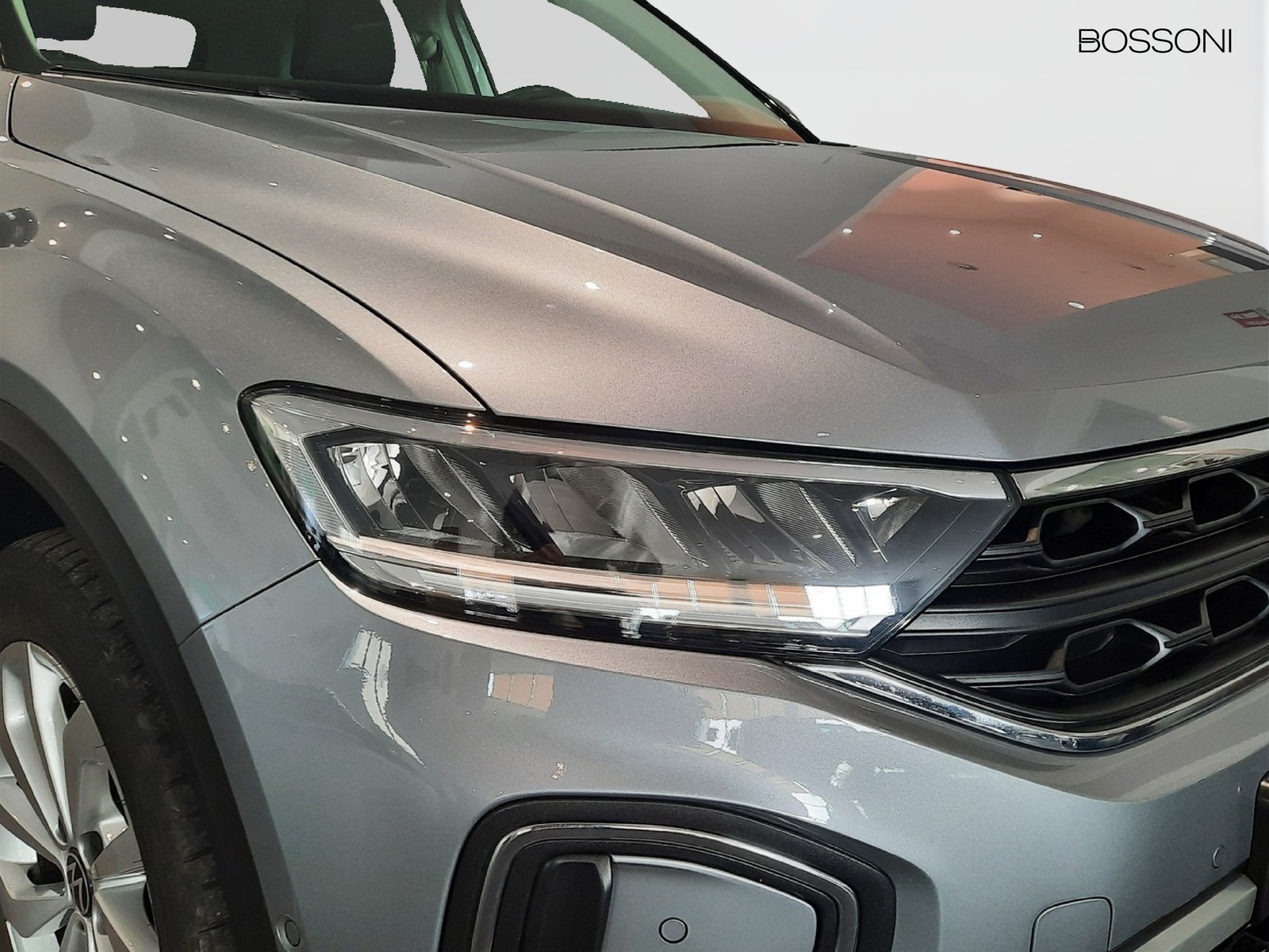 23 - Volkswagen T-Roc 1.0 tsi 110cv life