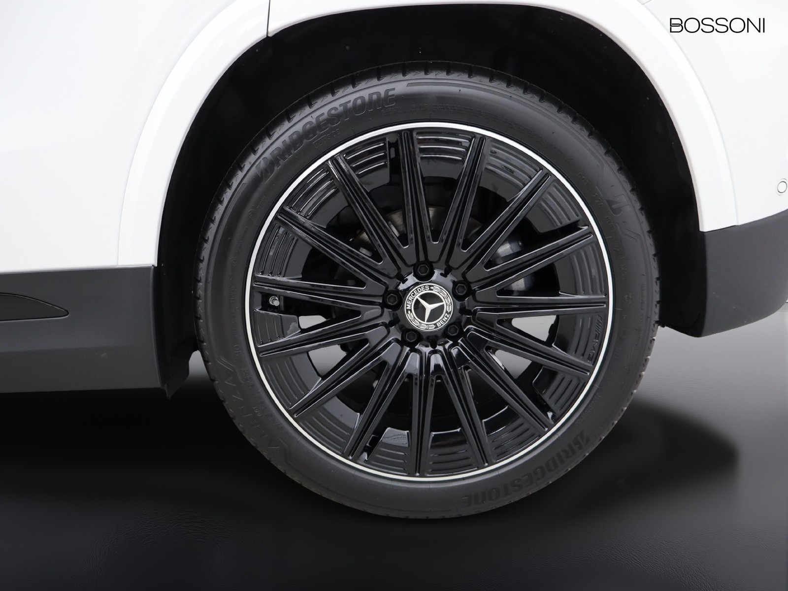 4 - Mercedes GLA 200 d amg line premium 8g-dct