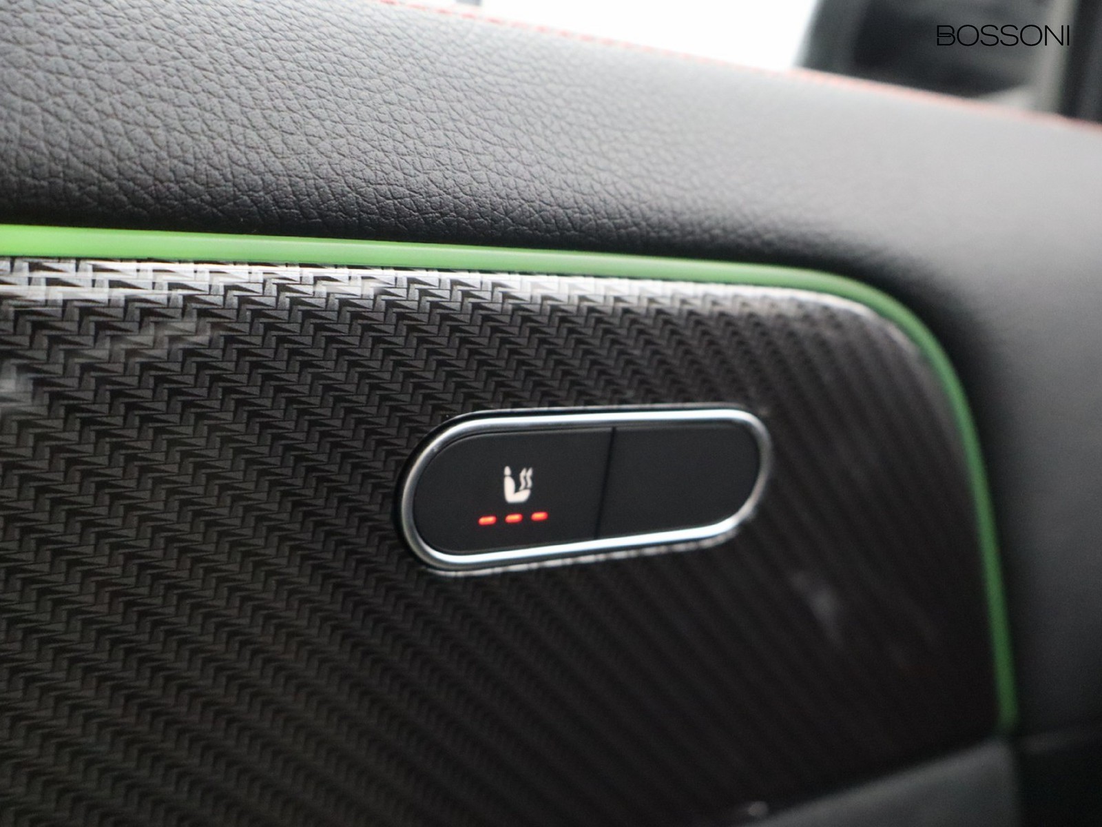 15 - Mercedes GLA 200 d amg line premium 8g-dct