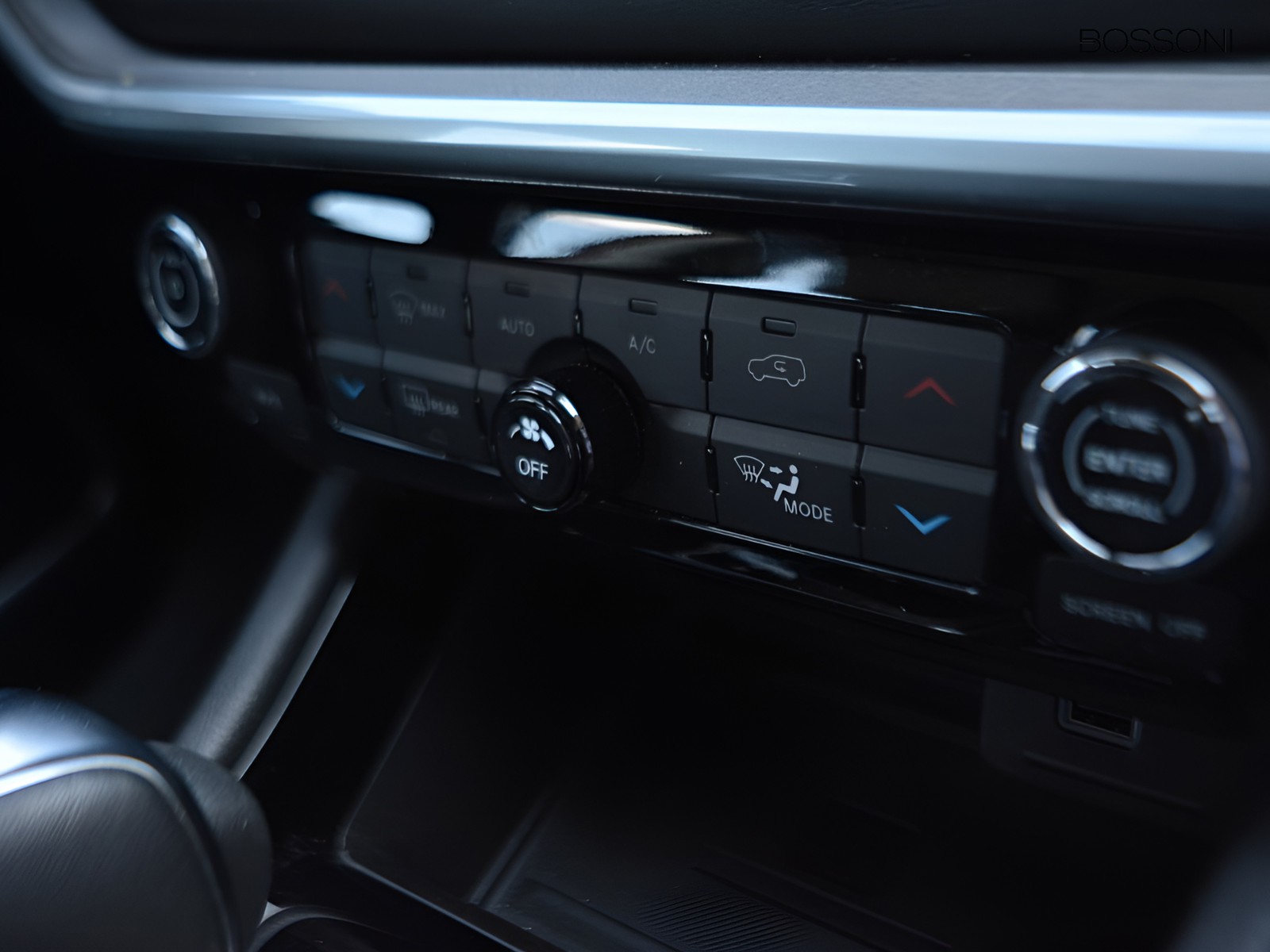 12 - Jeep Compass 1.5 turbo t4 mhev 130cv altitude 2wd