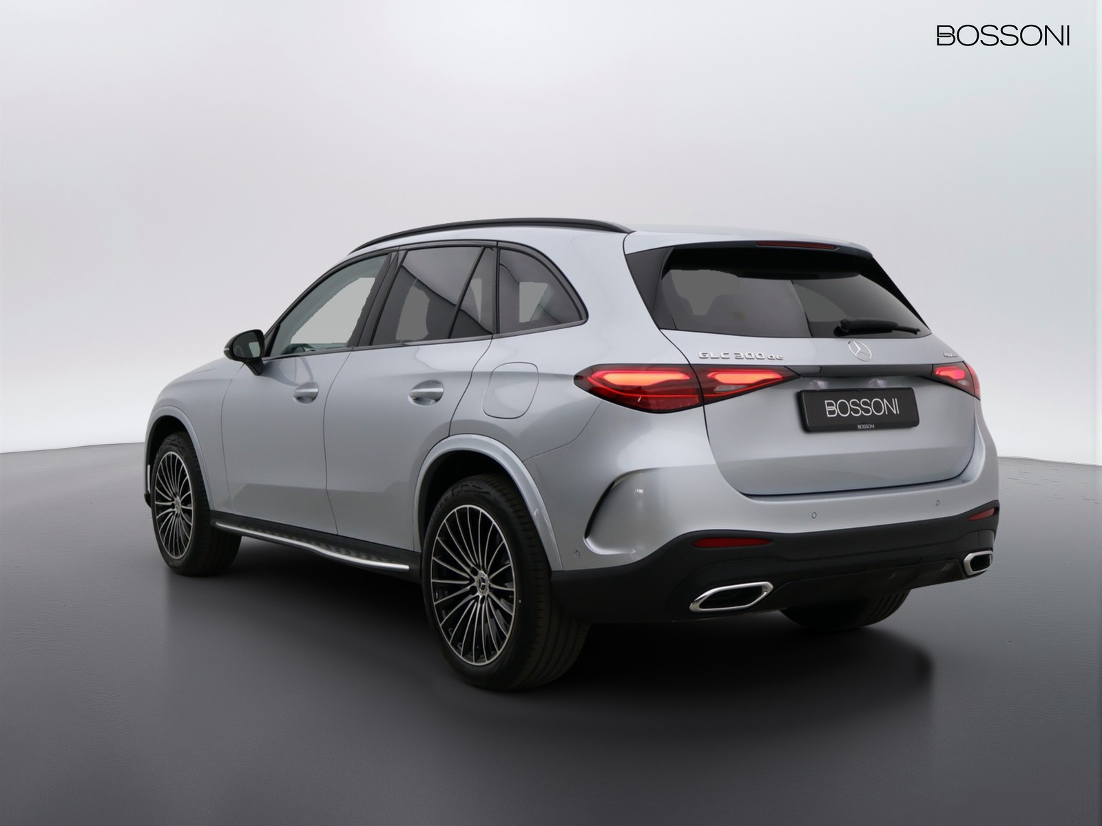 5 - Mercedes GLC suv 300 de plug in hybrid amg line advanced tech 4matic 9g-tronic