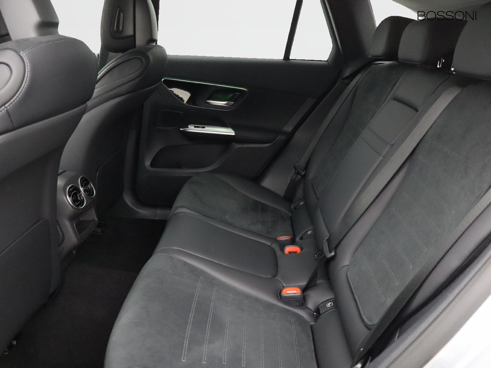 8 - Mercedes GLC suv 300 de plug in hybrid amg line advanced tech 4matic 9g-tronic