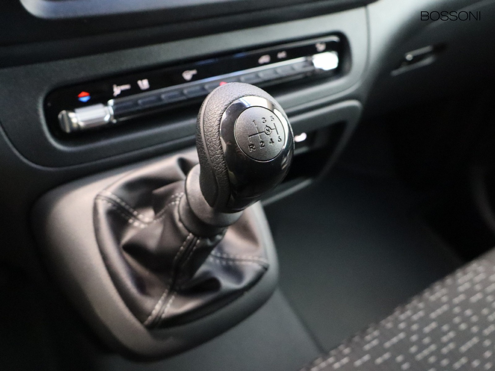 11 - Mercedes Vans Vito furgone 110 cdi long pro