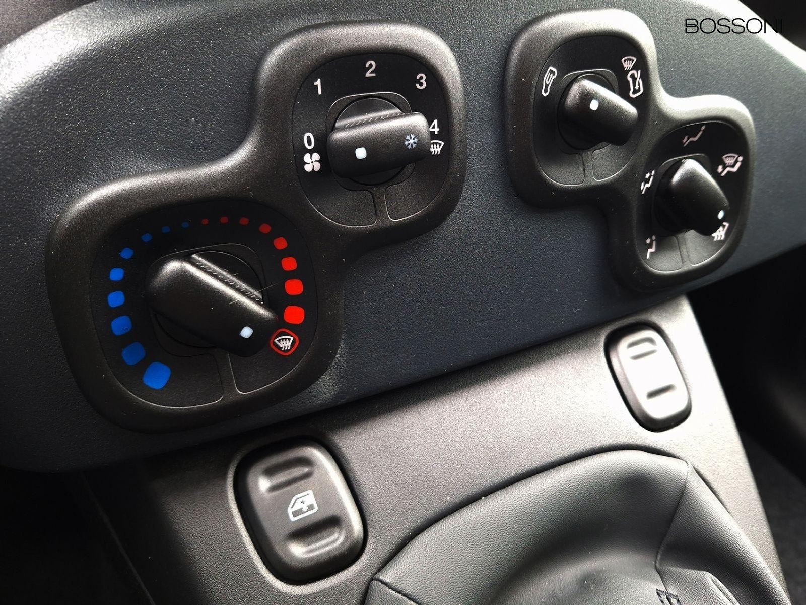17 - Fiat Pandina 1.0 firefly hybrid 65cv icon s&s 5p.ti