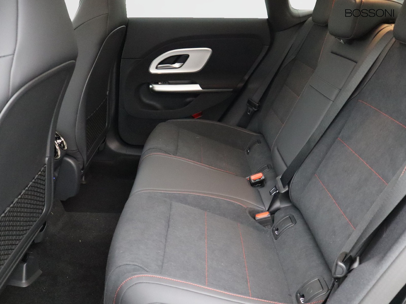8 - Mercedes CLA 180 advanced plus auto