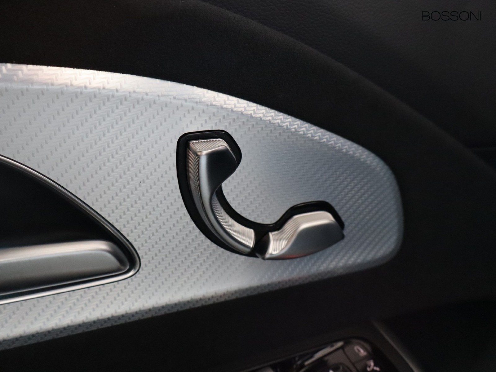 15 - Mercedes CLA 200 premium 4matic auto