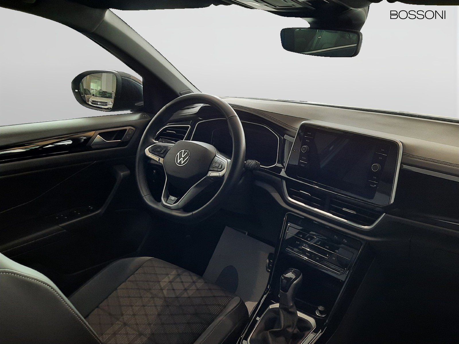 5 - Volkswagen T-Roc 2.0 tdi scr 150cv r line dsg
