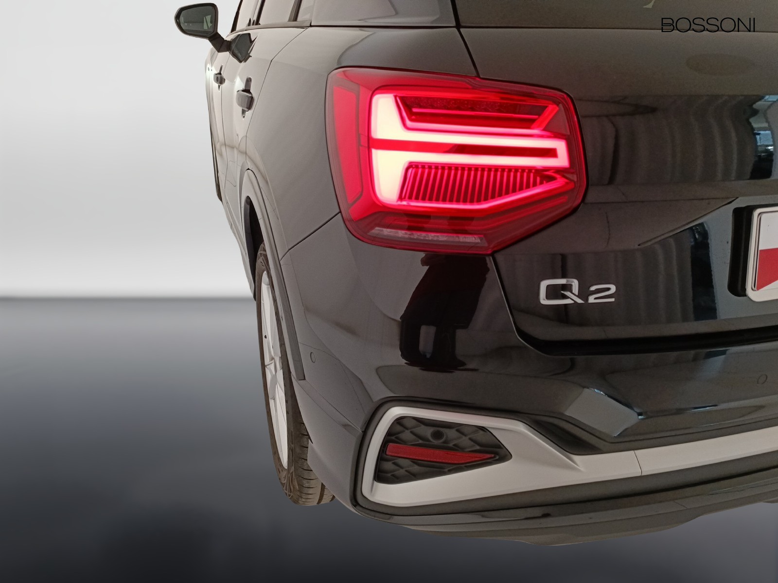 27 - Audi Q2 35 1.5 tfsi s line edition s tronic