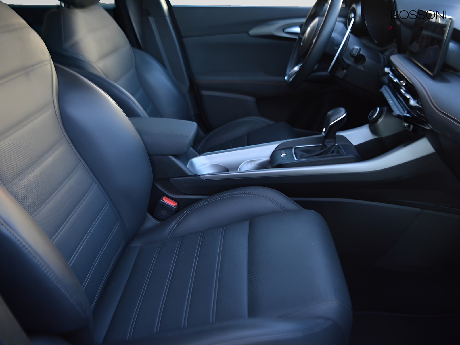 5 - Alfa Romeo Tonale 1.5 hybrid 160cv veloce tct7